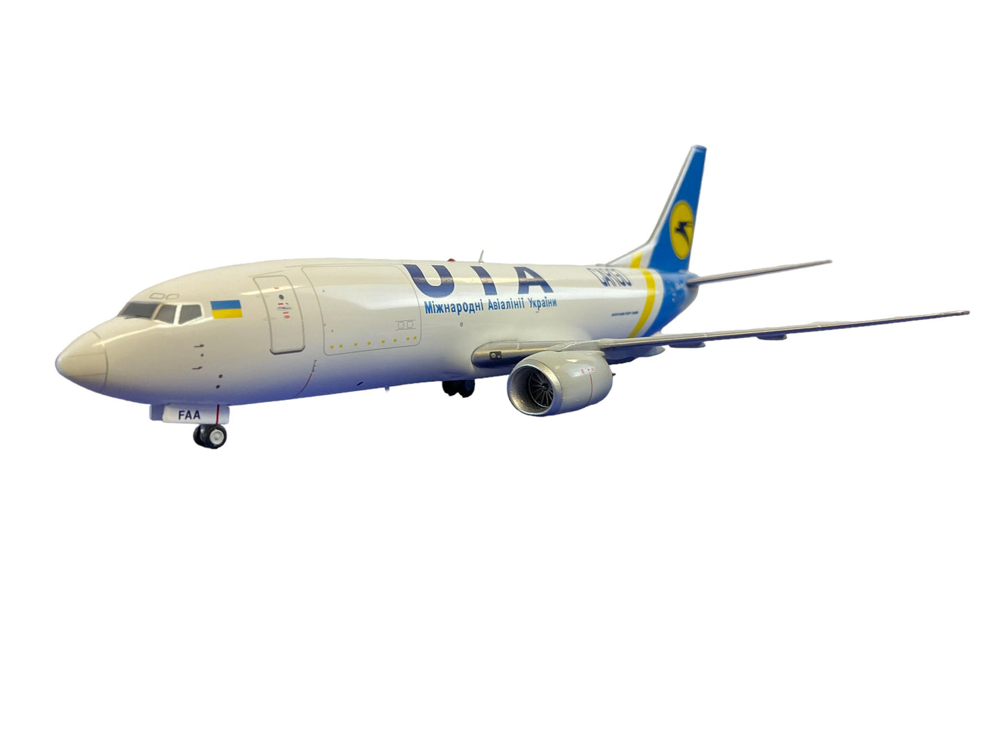 Ukrainian International Airlines Cargo Boeing 737-300 JC Wings 1:200 Scale Die Cast Model NIB