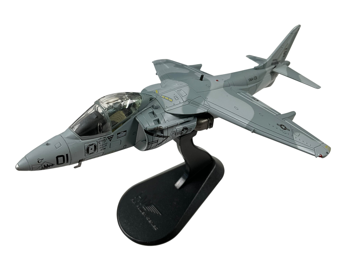 1/72 HobbyMaster (HA2624) McDonnell Douglas AV-8B Harrier II Plus (163662) Feb 1991 "Desert Storm" King Abdul Aziz Base, VMA-231 (Ace of Spades) U.S. Marine Corps (Limited Edition)