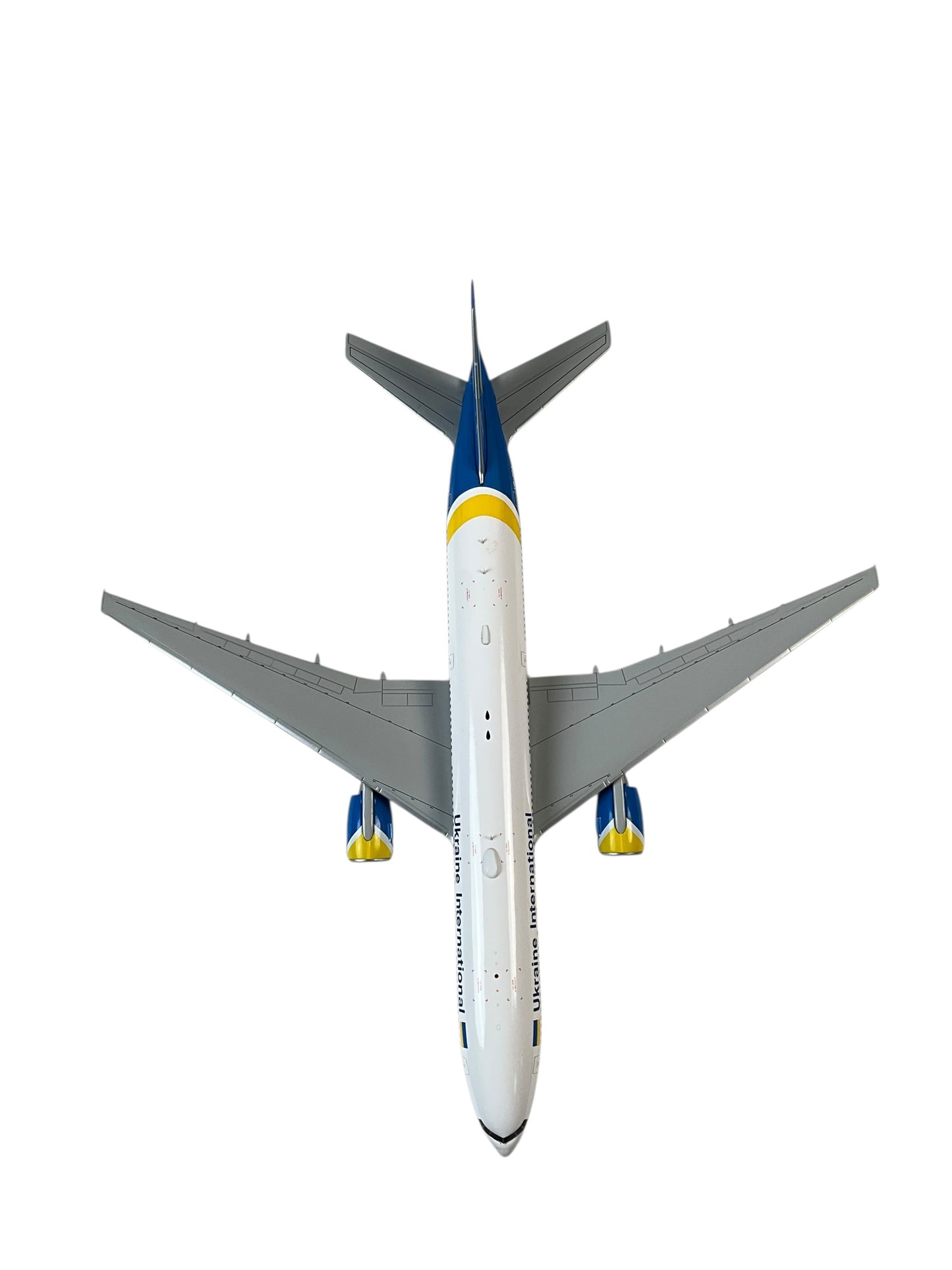 1/200 JC Wings (LH2AUI120) Boeing B777-200ER (UR-GOA) Ukraine International Airlines (Limited Edition) 2018 Release