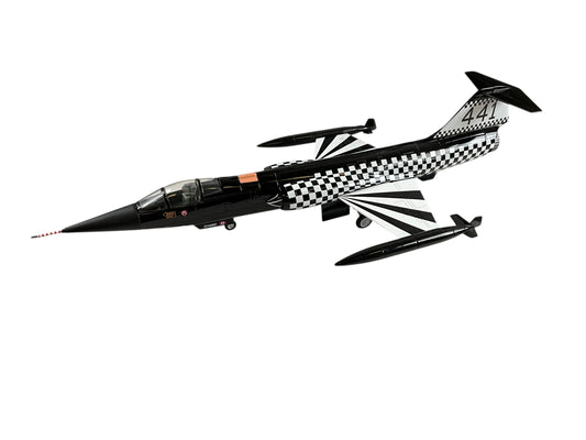 1/48 Franklin Mint/Armour (B11E193) Canadair CF104`(F104G) Starfighter (104880) 441 "Silver Fox" Sqdn Disbandment Scheme Canadian Armed Forces (Limited Edition)