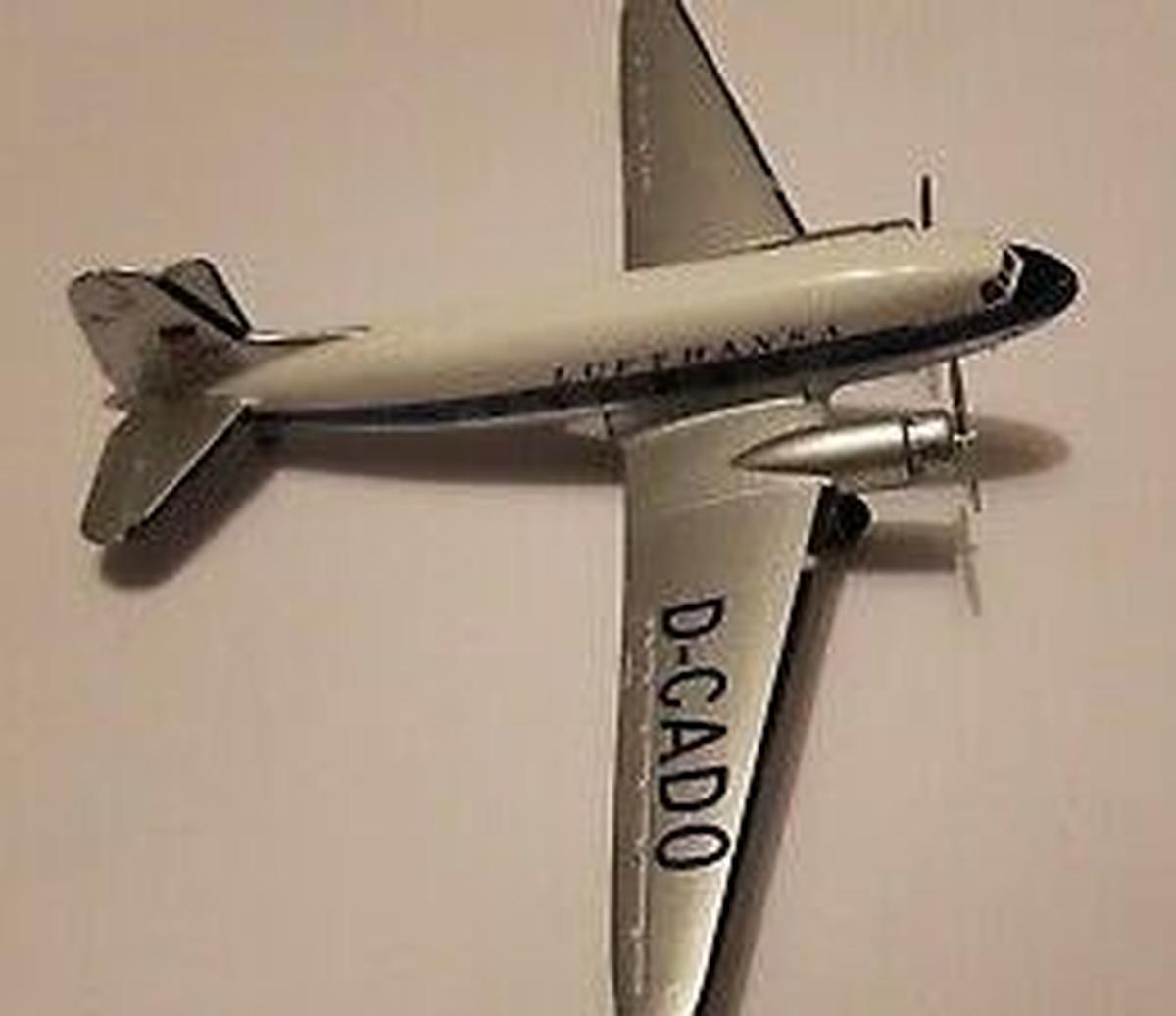 1/200 SKY-STARS DOUGLAS C47B/DC3 LUFTHANSA 1955-1959 LIMITED EDITION