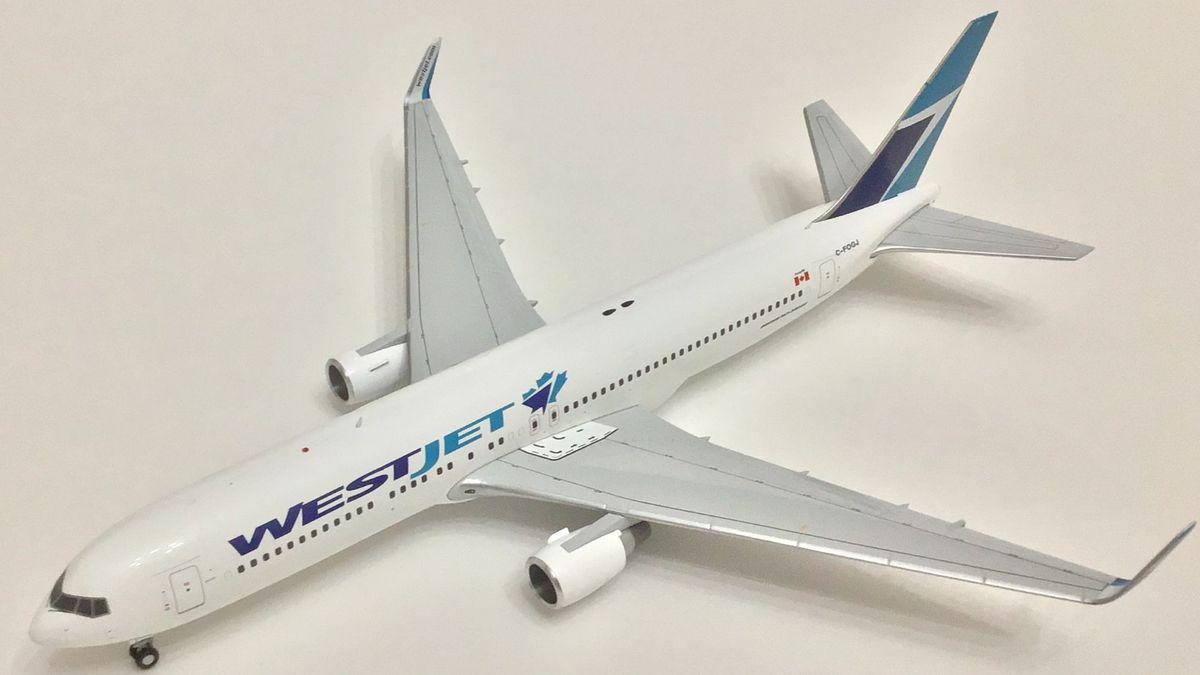 1/200 GEMINI200 BOEING B767-338ER WESTJET AIRLINES (LIMITED EDITION) 2015