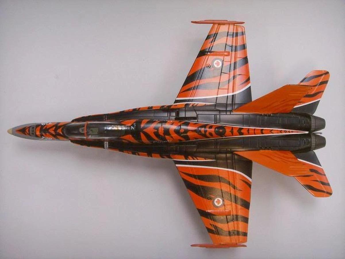 1/48 FRANKIN-MINT (B11E632) McDONNELL-DOUGLAS CF188 HORNET (188720) - 2003 Tiger Meet of the Americas - C.F.B Cold Lake, Alberta - 410 Cougar Sqdn - CANADIAN ARMED FORCES (LIMITED EDITION of ONLY 400)