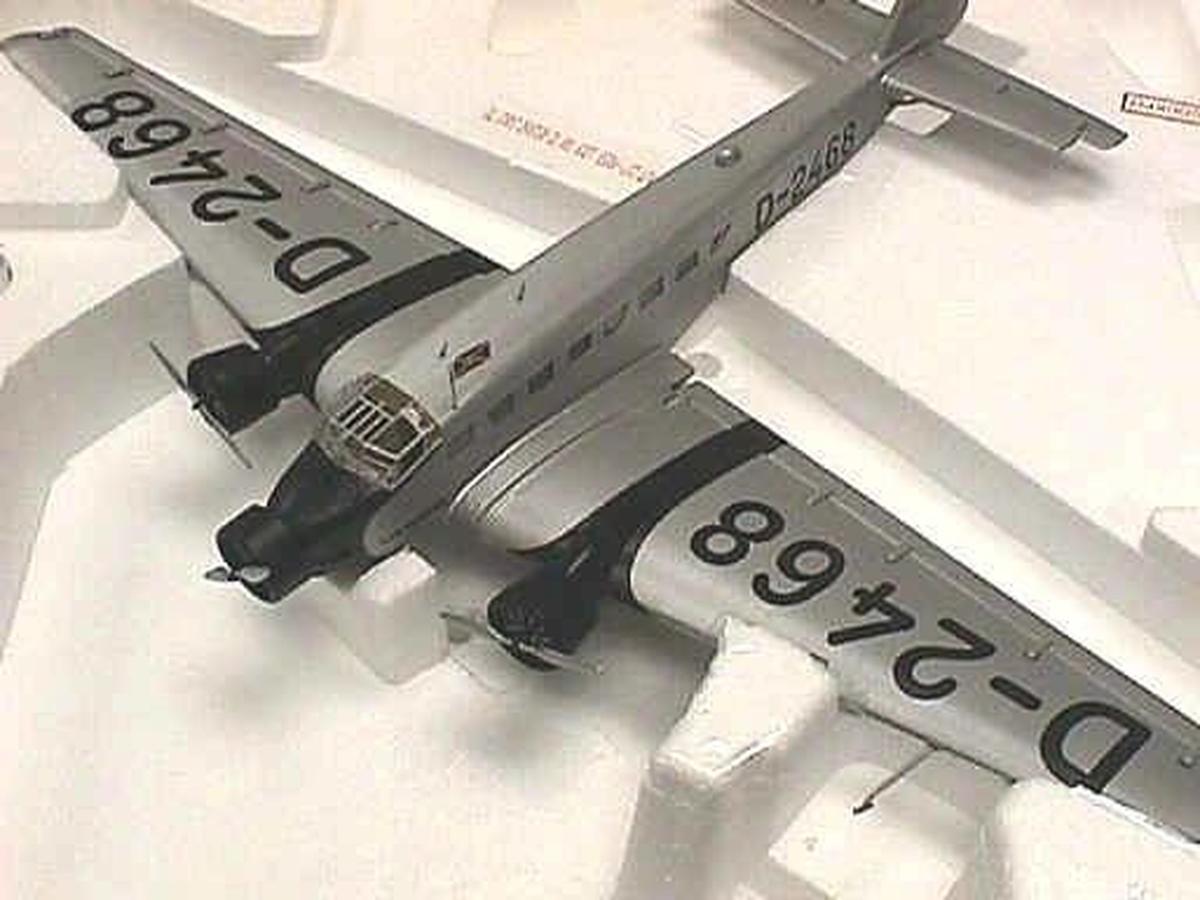 1/48 FRANKLIN-MINT/ARMOR (B11B677) JUNKERS JU52-3Mce (D-2468) * Joachim von Schröder * LUFTHANSA (1st-LIVERY THIRD-REICH) 1933-1945 (LIMITED-EDITION)