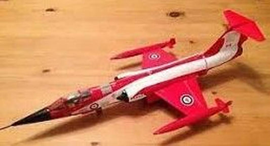 1/48 FRANKLIN-MINT(B11E090) CANADAIR CF104 STARFIGHTER (104868) - 1986 Retirement Red Indian Livery - CFB Baden-Soelingen, Deutchland - 421 Red Indian Sqdn - CANADIAN ARMED FORCES (LIMITED EDITION of only 400)