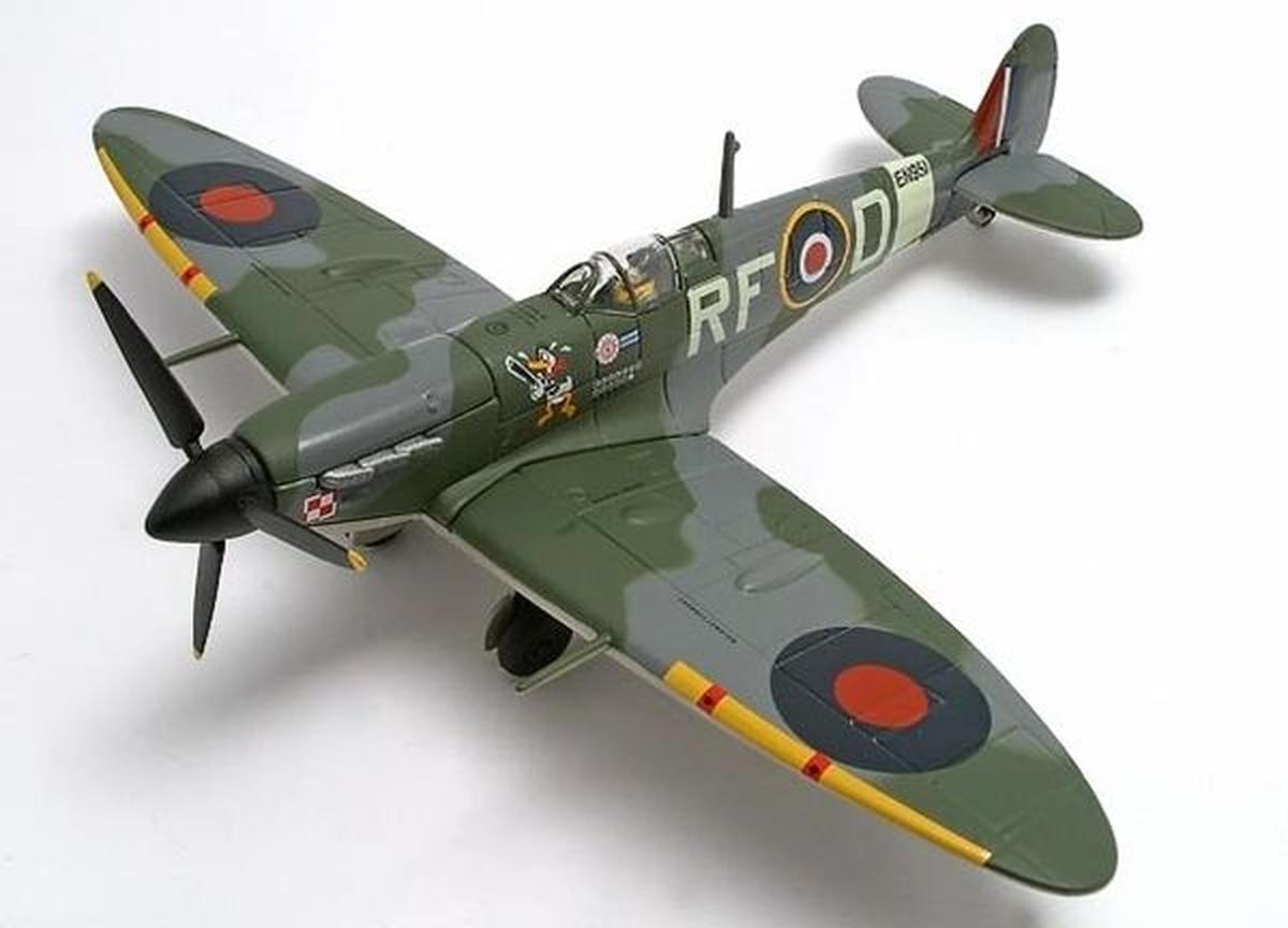 1/72 CORGI (AA31903) SUPERMARINE SPITFIRE MK-V (EN951 - RF-D) - Sqn-Ldr Jan Zumbach - 303 Sqdn 1942 - POLISH AIRFORCE (LIMITED EDITION 2916 of 4000)