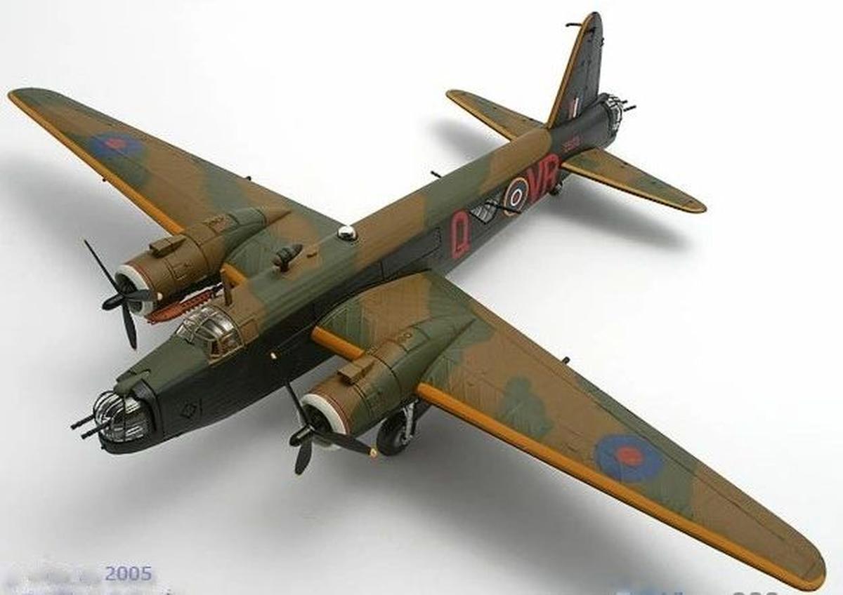 1/72 CORGI (AA34802) VICKERS WELLINTON Mk-III (Z1572 VR-Q) - Mildenhall, Suffolk - 419 Moose Sqdn - R.C.A.F. May 1942 (LIMTED EDITION #0785 of ONLY 1600)