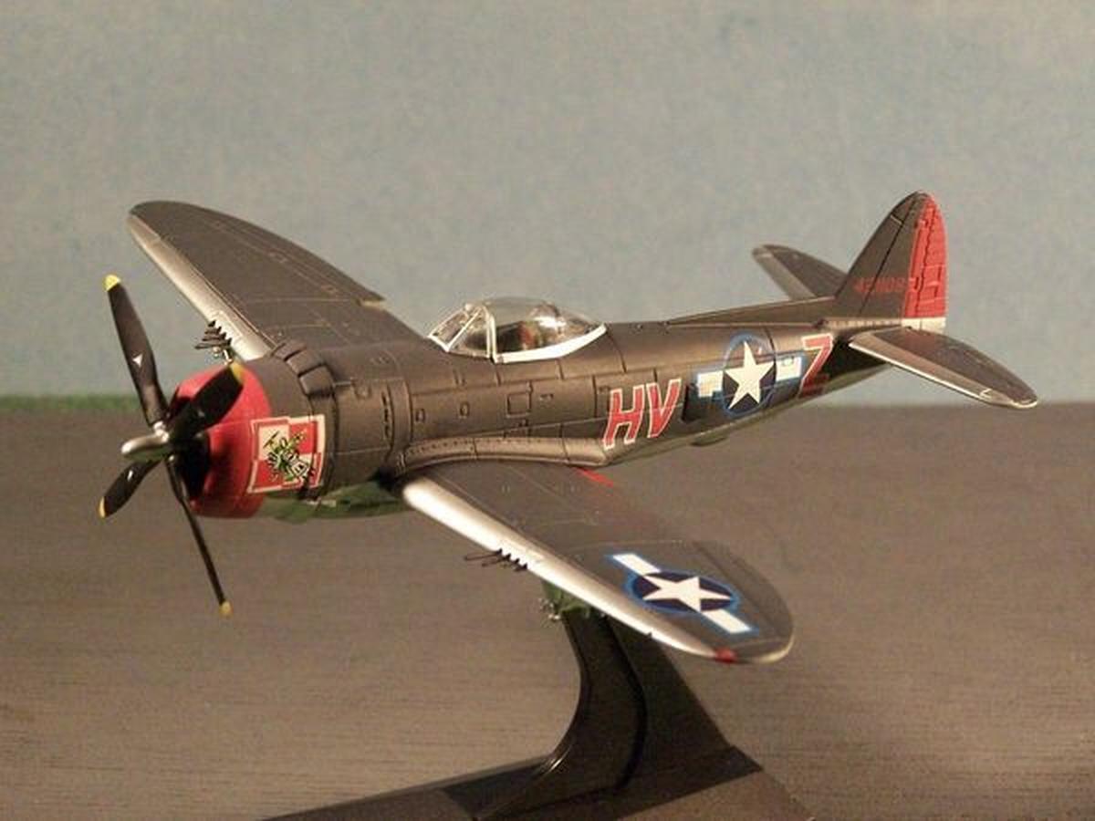 1/72 DRAGON WINGS (DW50089) REPUBLIC P47M (HV-Z) - Polish Airforce Pilot Witold Lanowski - 56th-FG, 61st-FS - U.S.A.A.F. (LIMITED EDITION)