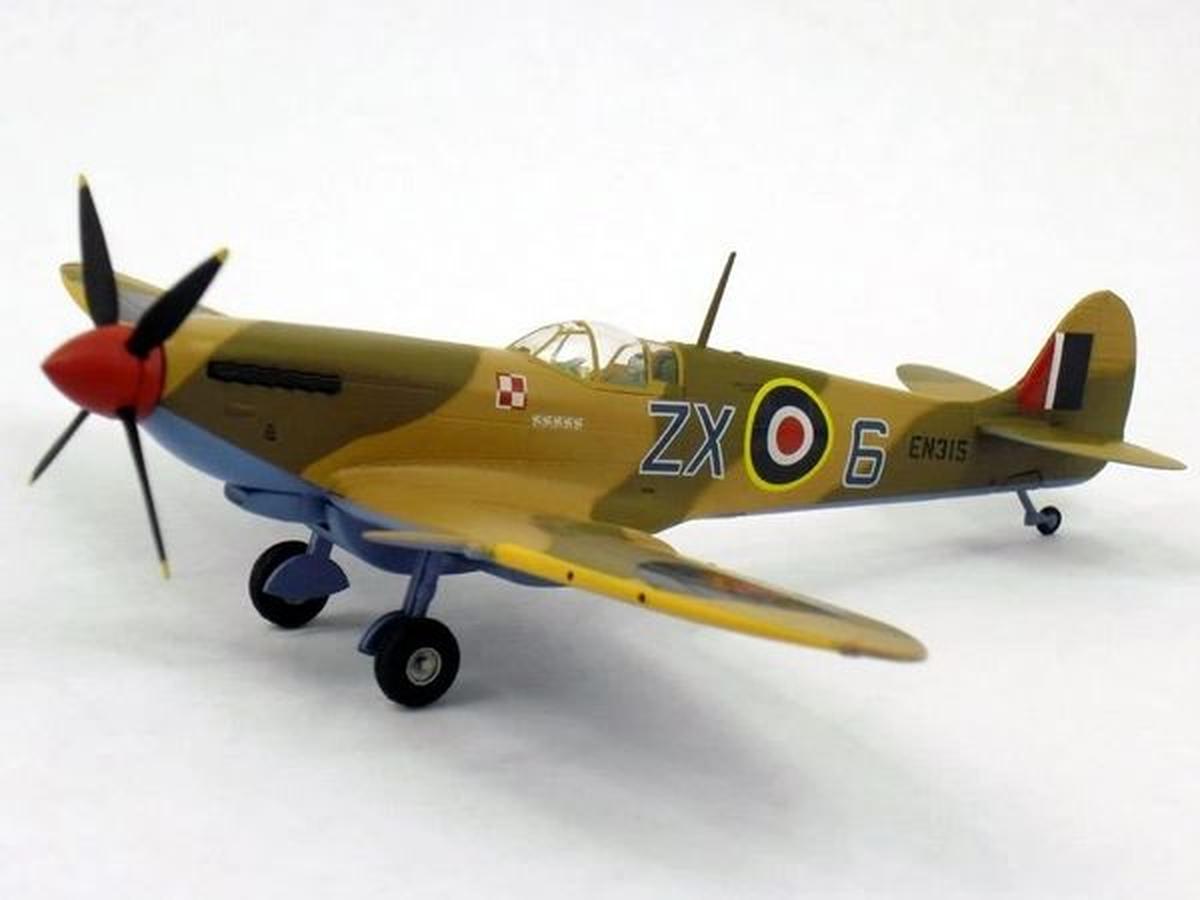 1/72 SKY-GUARDIANS (WTW-72-002-011) SUPERMARINE SPITFIRE MK-IXc (EN315) ZX-6 Stanislaw SKALSKI - Polish Fighting Team - Tunisia 1942 - 145 Sqdn R.A.F. (LIMITED EDITION)