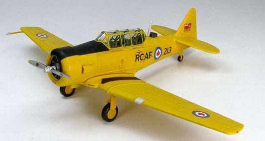 1/72 HOBBYMASTER (HA1520) C.C.F. HARVARD MK-IV (20213) R.C.A.F. (LIMITED EDITION of ONLY 750)