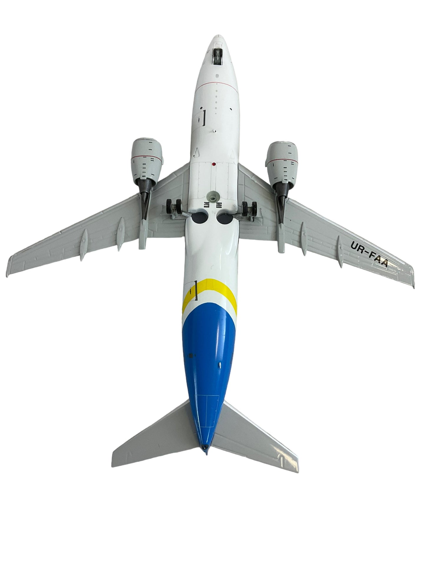 Ukrainian International Airlines Cargo Boeing 737-300 JC Wings 1:200 Scale Die Cast Model NIB