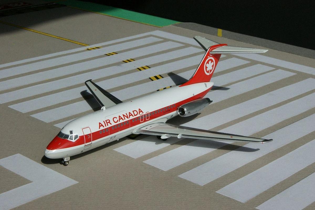 1/200 FLIGHTLINE200 DOUGLAS DC9-15RC AIR CANADA 1972 (LIMITED EDITION)