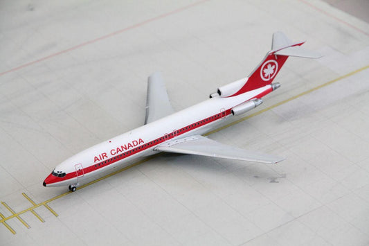 1/200 JC-WINGS BOEING B727-200 AIR CANADA (LIMITED EDITION)