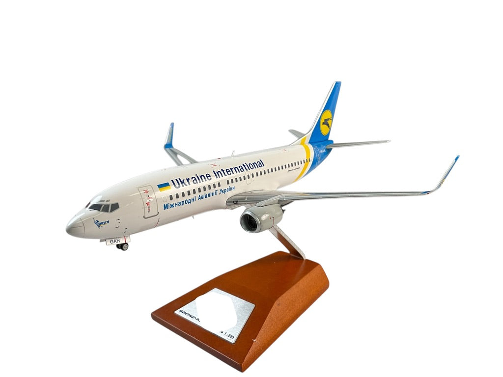 1/200 JC Wings (XX2691) Boeing B737-300W (UR-GAH) Ukraine International Airlines (Limited Edition)