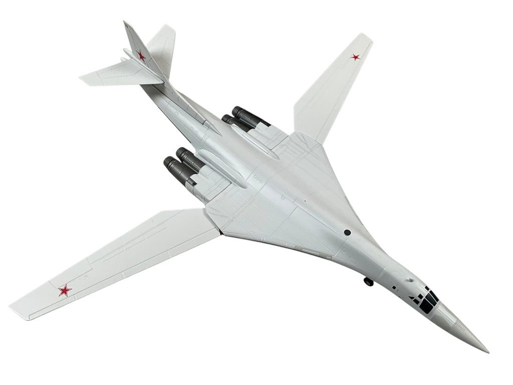 1/200 Herpa (558758) Tupolev TU-160 Blackjack "White Swan" (Red 33) Pryluky AB, 184th Heavy Bomber Aerial Regiment (184 GvTBAP) Soviet Air Force (limited Edition)