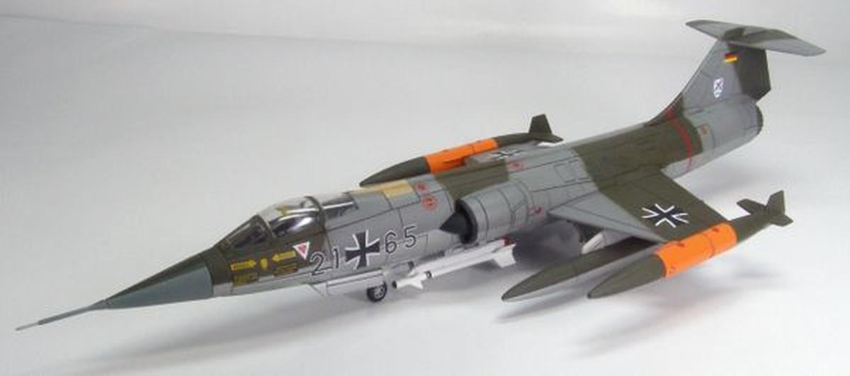 1/72 HOBBYMASTER (HA1008) MESSERSCHMIDT-BOLKOW-BLOHM F104G STARFIGHTER (21-65) DEUTHCE BUNDES LUFTWAFFE JBG31 " BOELCKE " 1961 (LIMITED EDITION of 1500)