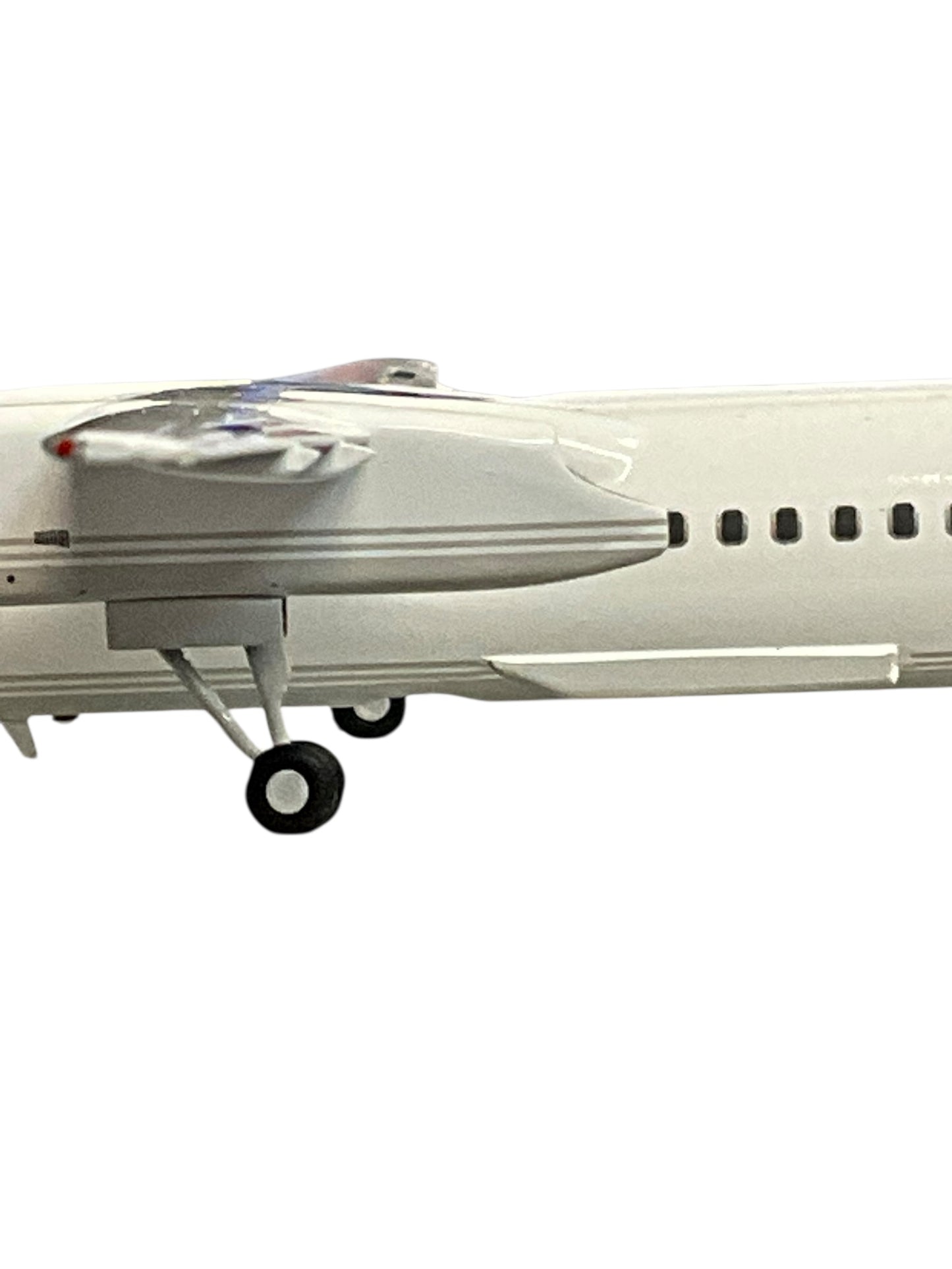 1/200 Gemini200 (G2POE1311) Bombardier Dash8 Q400 (C-GKQC) Porter Airlines (Limited Edition) 2024 Release
