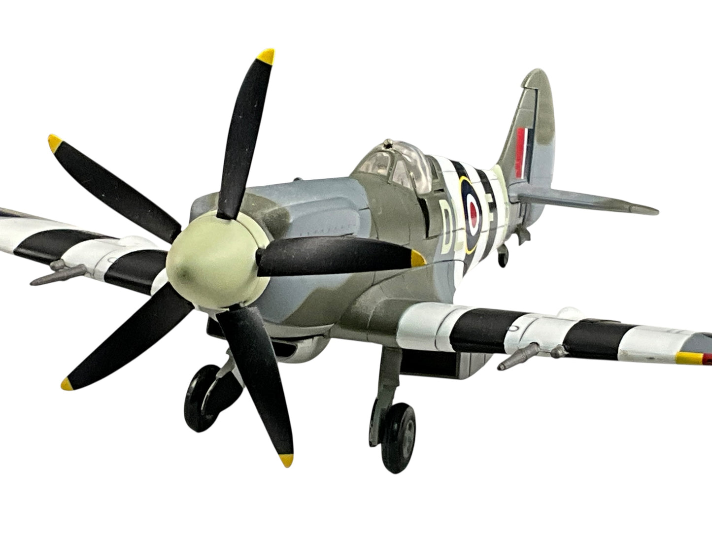 1/48 Hobbymaster (HA7103) Supermarine Spitfire Mk.XIV (RM656 / DL+F) flown by French pilot Jean Marie Maridor (4 kills & 11 V1's) 91 Sqdn R.A.F. Aug.3 1944 (Limited Edition of 1751)
