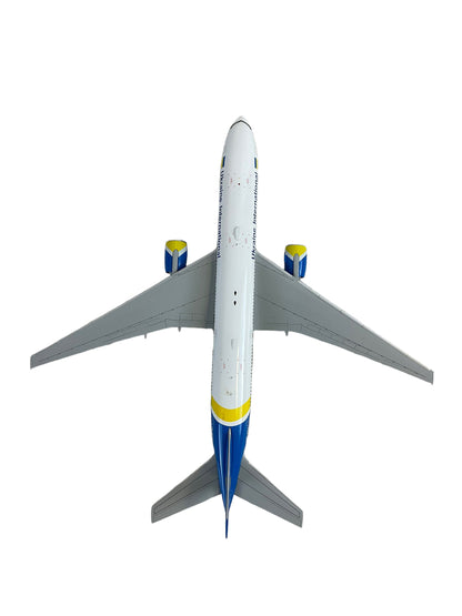 Ukrainian International Airlines Boeing 777-200ER JC Wings 1:200 Scale Die Cast Model NIB