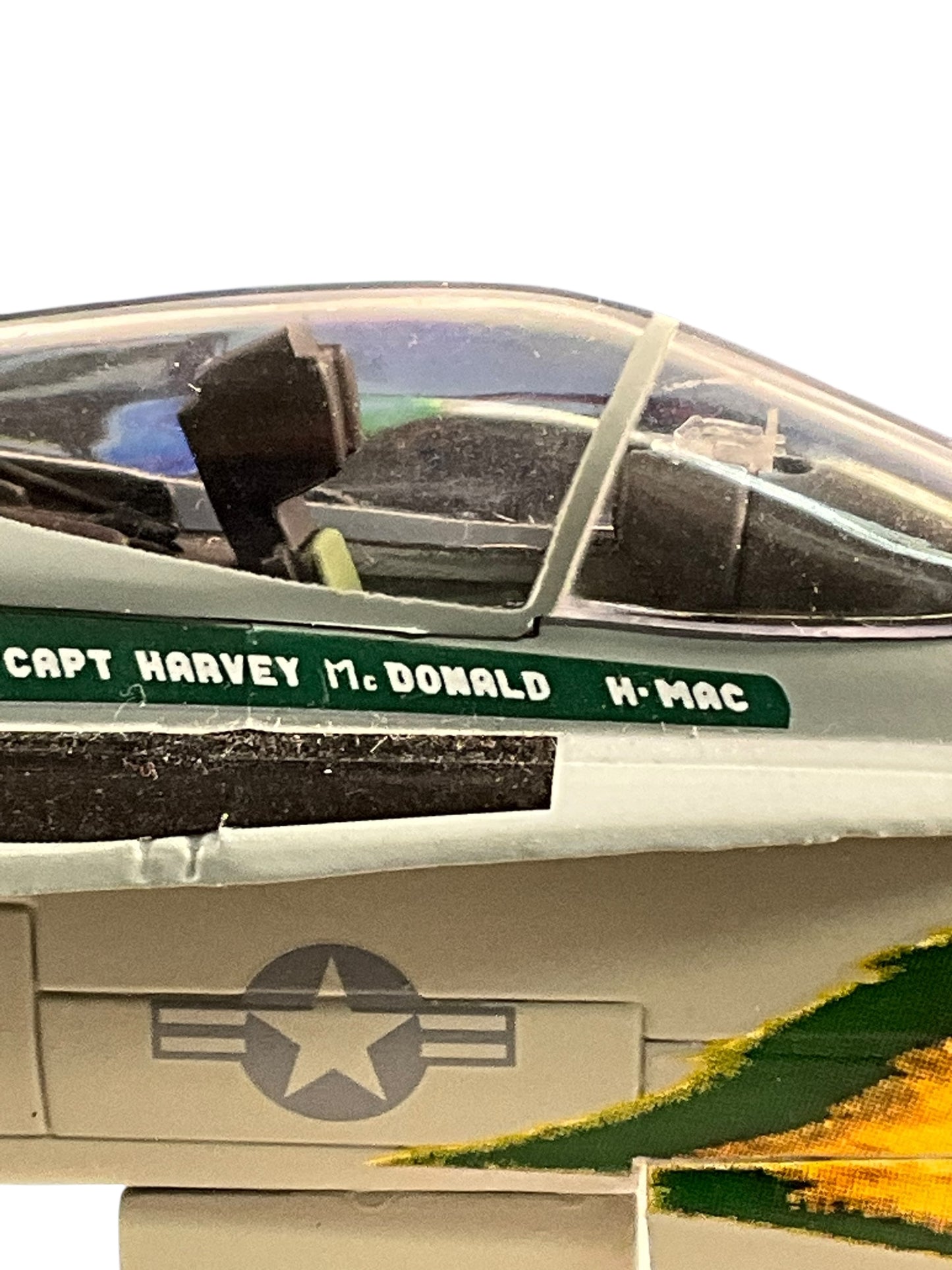 1/48 Armour/Franklin Mint (Art.98017 / B11B200) McDonnell Douglas F18C Hornet (400 / 163758) "Chippy Ho" USS Independence VFA-195 "Dam Busters" 1943-1995 U.S.Navy (Limited Edition)