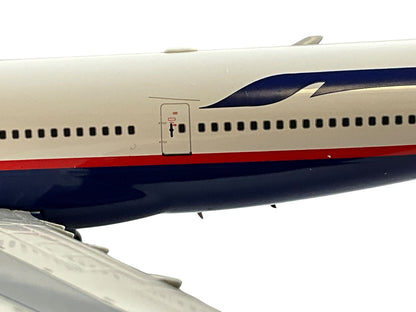 1/200 Inflight200  (IF7440717) Boeing B747-475 (C-GMWW) "Maxwell W. Ward" 2nd C.A.I. - Landor "Proud Wings" Livery - Canadian Airlines International (Limited Edition)