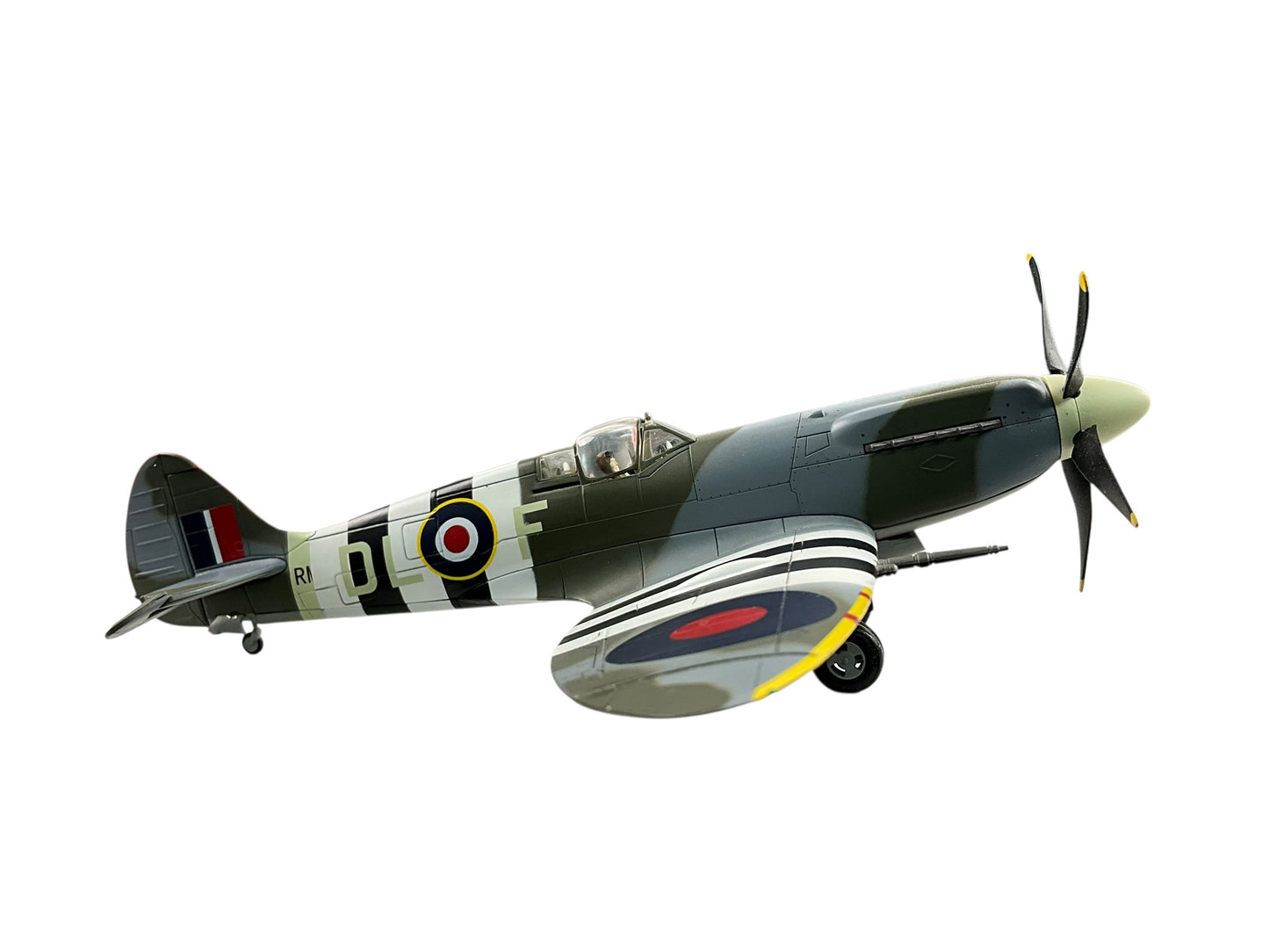 1/48 Hobbymaster (HA7103) Supermarine Spitfire Mk.XIV (RM656 / DL+F) flown by French pilot Jean Marie Maridor (4 kills & 11 V1's) 91 Sqdn R.A.F. Aug.3 1944 (Limited Edition of 1751)