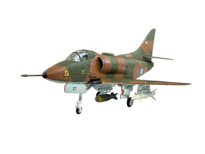 1/72 HobbyMaster (HA1404) Douglas A4B Skyhawk (C-207) "Falklands" May 1982, Fuerza Aerea Argentina (Limited Edition)