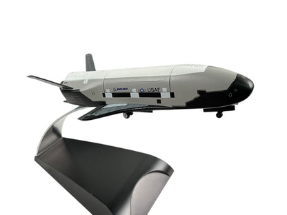 1/72 Dragon Wings (50377-03) Boeing X-37B Orbital Test Vehicle (OTV) Vandenberg AFB 03-12-2010 N.A.S.A./U.S.A.F. (Limited Edition)