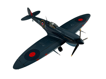 1/48 Hobbymaster (HA7864) Supermarine Spitfire Mk.Vb Trop (EP706 / T+L) flown by R.C.A.F. Ace Geoege "Buzz" Beurling Malta 1942 No. 249 Sqn R.A.F. (Limited Edition)