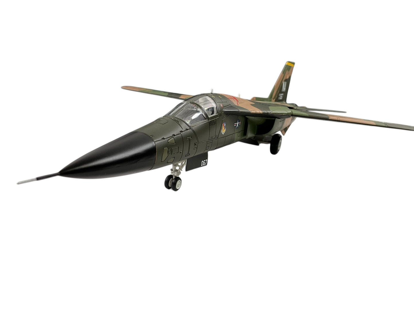 1/72 Hobbymaster (HA3025) General Dynamics F111 Aardvark (67-0067) Thailand, 1970, 474th TFW, 429th TFS, USAF (Limited Edition of Only 800)