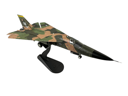 1/72 Hobbymaster (HA3025) General Dynamics F111 Aardvark (67-0067) Thailand, 1970, 474th TFW, 429th TFS, USAF (Limited Edition of Only 800)
