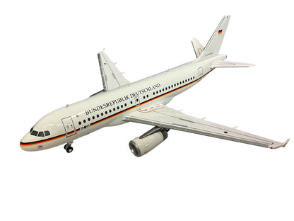 1/200 Herpa (HE553421) AIRBUS A319CJ (15-01) Flugbereitschaft - Deutsche Bundes Luftwaffe