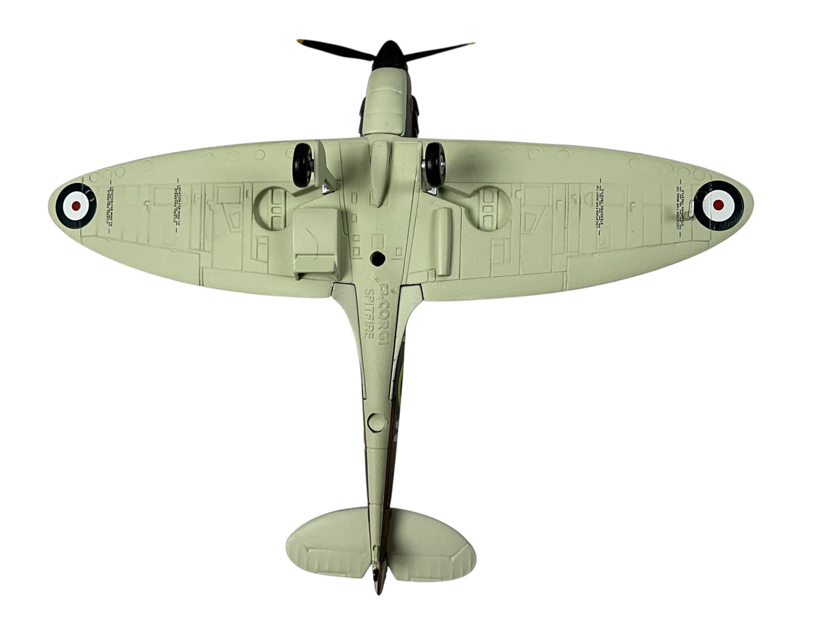 1/72 Corgi (49004) Supermarine Spitfire Mk.1 (R6835 / XT-W) flown by Flg.Off. Brian Carbury (N.Z. Ace 15+1/2 Kills) No.603 Sqdn. R.A.F. (Limited Edition) 2000 Release