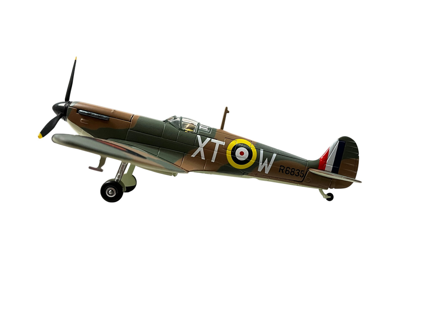 1/72 Corgi (49004) Supermarine Spitfire Mk.1 (R6835 / XT-W) flown by Flg.Off. Brian Carbury (N.Z. Ace 15+1/2 Kills) No.603 Sqdn. R.A.F. (Limited Edition) 2000 Release
