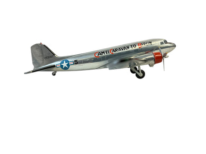 1/200 Herpa (550765) Douglas C47 (DC3) Dakota (2934087) Camel Caravan to Berlin U.S.A.F. (Limited Edition)