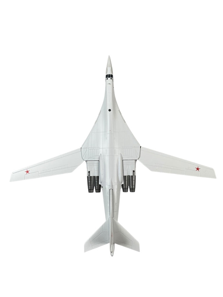 1/200 Herpa (558758) Tupolev TU-160 Blackjack "White Swan" (Red 33) Pryluky AB, 184th Heavy Bomber Aerial Regiment (184 GvTBAP) Soviet Air Force (limited Edition)