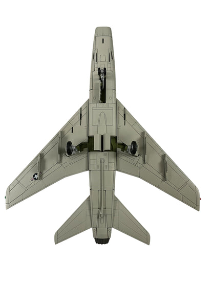 1/72 HobbyMaster (HA2102) North American F100D Super Sabre (56-3580) "Mary Jane" flown by Maj. Don Schmenk late 1969 Tuy Hoa, South Vietnam 31st TFW 308th TFS, U.S.A.F. (Limited Edition of 2100) Sept 2008 Release