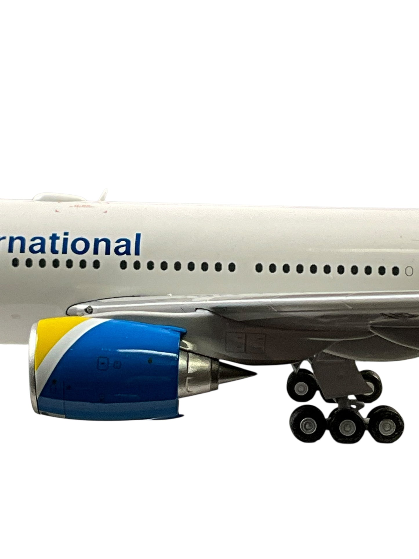 1/200 JC Wings (LH2AUI120) Boeing B777-200ER (UR-GOA) Ukraine International Airlines (Limited Edition) 2018 Release