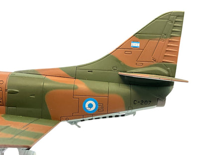 1/72 HobbyMaster (HA1404) Douglas A4B Skyhawk (C-207) "Falklands" May 1982, Fuerza Aerea Argentina (Limited Edition)
