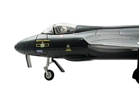 1/72 Corgi (AA49802) Hawker Hunter F Mk.6 (XF506/X) flown by S/L Peter A.Latham A.F.C. "Black Arrows" 1956-1961 No.111 Sqdn R.A.F. (Limited Edition #2790 of Only 6800) 2000 Release