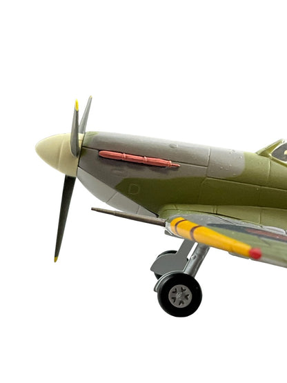 1/48 Armour/Franklin Mint (98160) Supermarine Spitfire MK.V (RS+T) flown by WWII Ace W/C R.S. Tuck 124 Sqdn R.A.F. (Limited Edition)