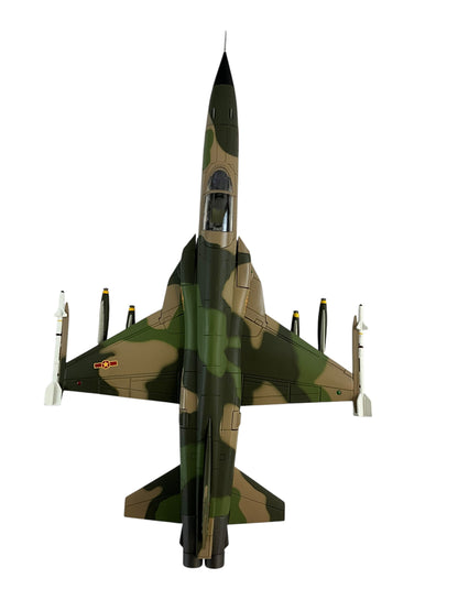 1/72 HobbyMaster (HA3327) Northrop F5E Tiger II (Red 3528) 935th Fighter Regiment, Vietnam People's Air Force late 1970's (Limited Edition)