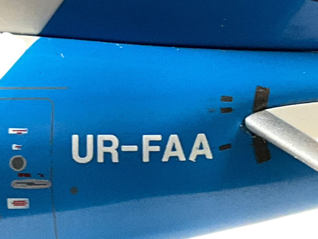 1/200 JC Wings (XX2692) B737-300F (UR-FAA) UIA "Cargo" - Ukraine International Airlines (Limited Edition)