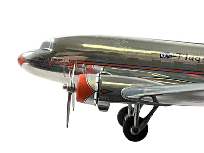 1/200 Hogan (9659) Douglas DC3 (NC17334) American Airlines (limited Edition)