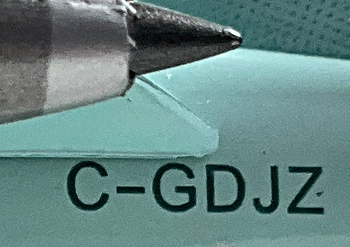 1/200 GEMINI200 BOMBARDIER CRJ705 AIR CANADA EXPRESS JAZZ (LIMITED EDITION)