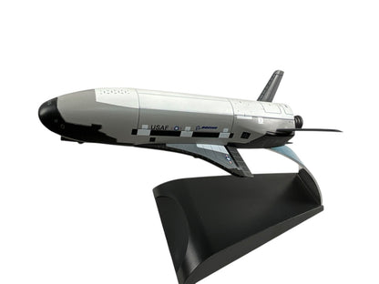 1/72 Dragon Wings (50377-03) Boeing X-37B Orbital Test Vehicle (OTV) Vandenberg AFB 03-12-2010 N.A.S.A./U.S.A.F. (Limited Edition)