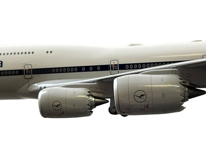 1/200 SQ Wings (L2056) Boeing B747-8i (D-ABYT) *Koln* "DLH Retro 1970 5th Livery" Lufthansa (Limited Edition)