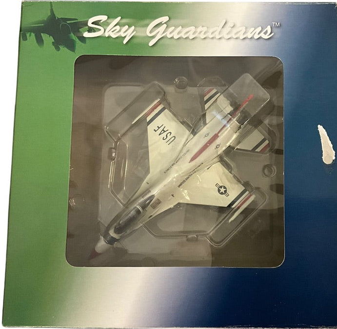 1/72 Sky Guardians (WTW-72-010-013) Lockheed Martin F16A Fighting Falcon "Thunderbirds" U.S.A.F. (Limited Edition)