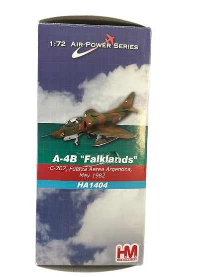 1/72 HobbyMaster (HA1404) Douglas A4B Skyhawk (C-207) "Falklands" May 1982, Fuerza Aerea Argentina (Limited Edition)