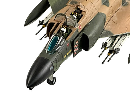 1/72 Hobbymaster (HA1901) MacDonnell Douglas F4D Phantom II flown by 1/72 Hobbymaster (HA1901) MacDonnell Douglas F4D Phantom II (66-7463) flown by Richard S. Ritchie Udorn RTAFB, Thailand 1972, 555th TFS, 432nd TRW, U.S.A.F. (Limited Edition Only 2204)